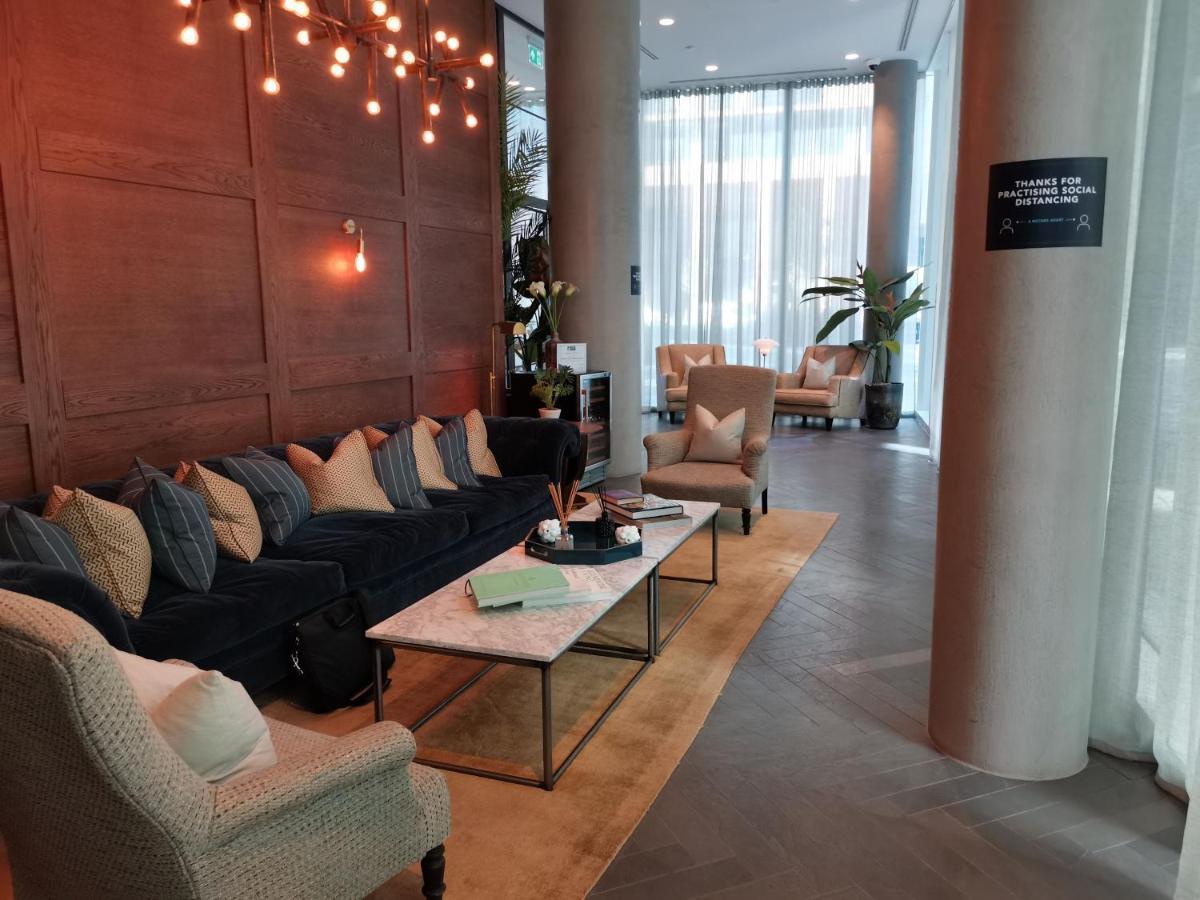 Charles Hope Canary Wharf South Quay Лондон Экстерьер фото