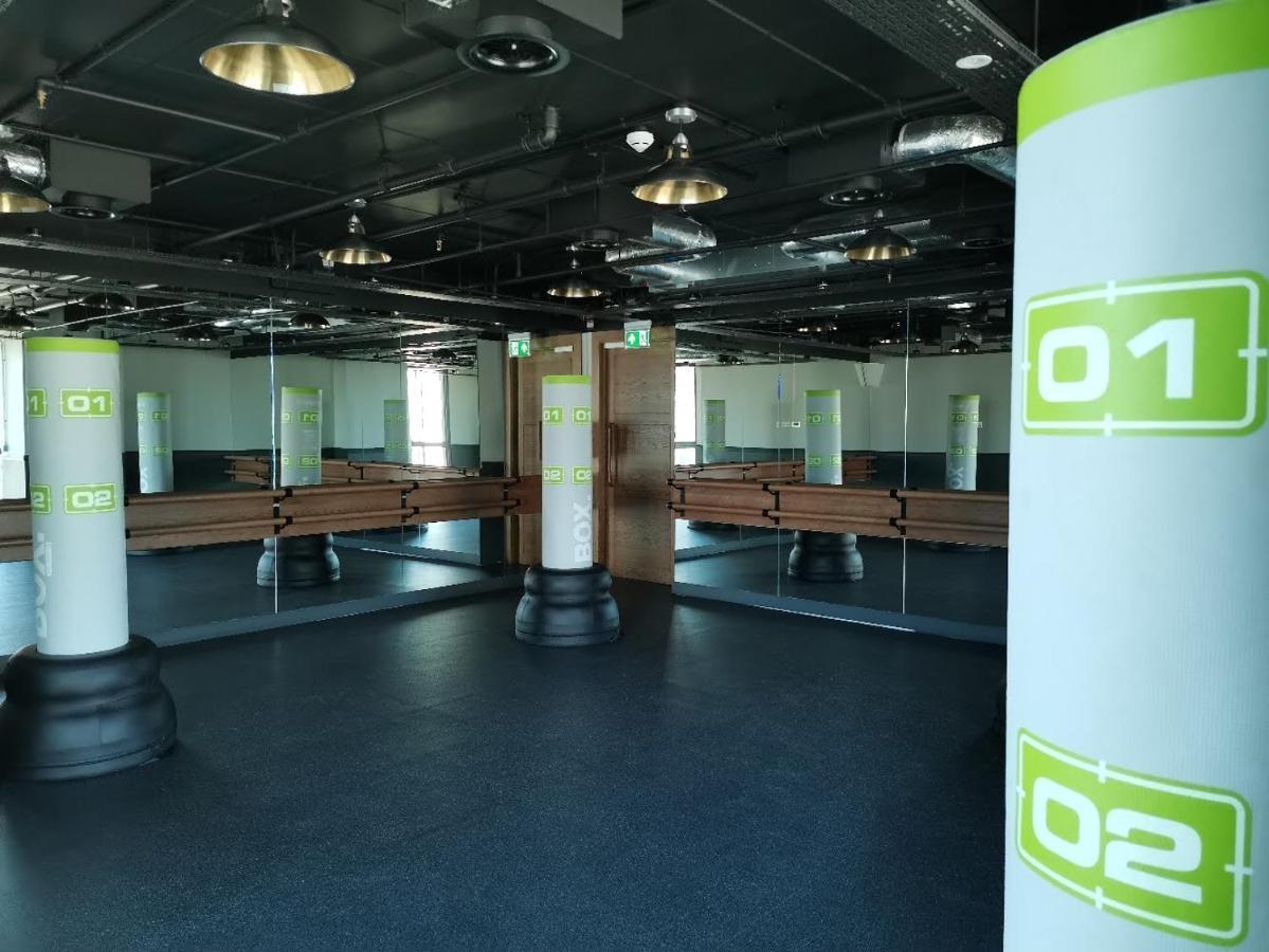 Charles Hope Canary Wharf South Quay Лондон Экстерьер фото