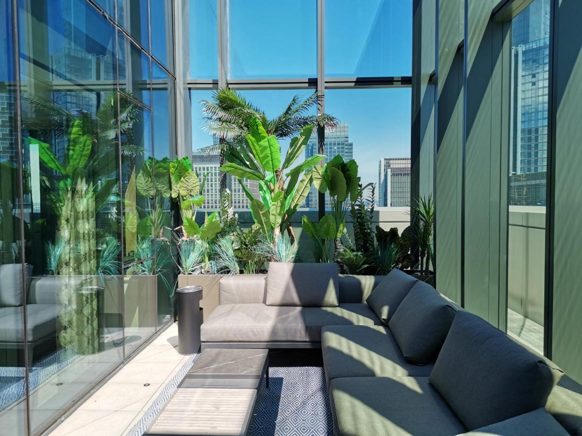 Charles Hope Canary Wharf South Quay Лондон Экстерьер фото