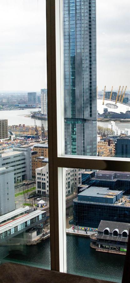 Charles Hope Canary Wharf South Quay Лондон Экстерьер фото