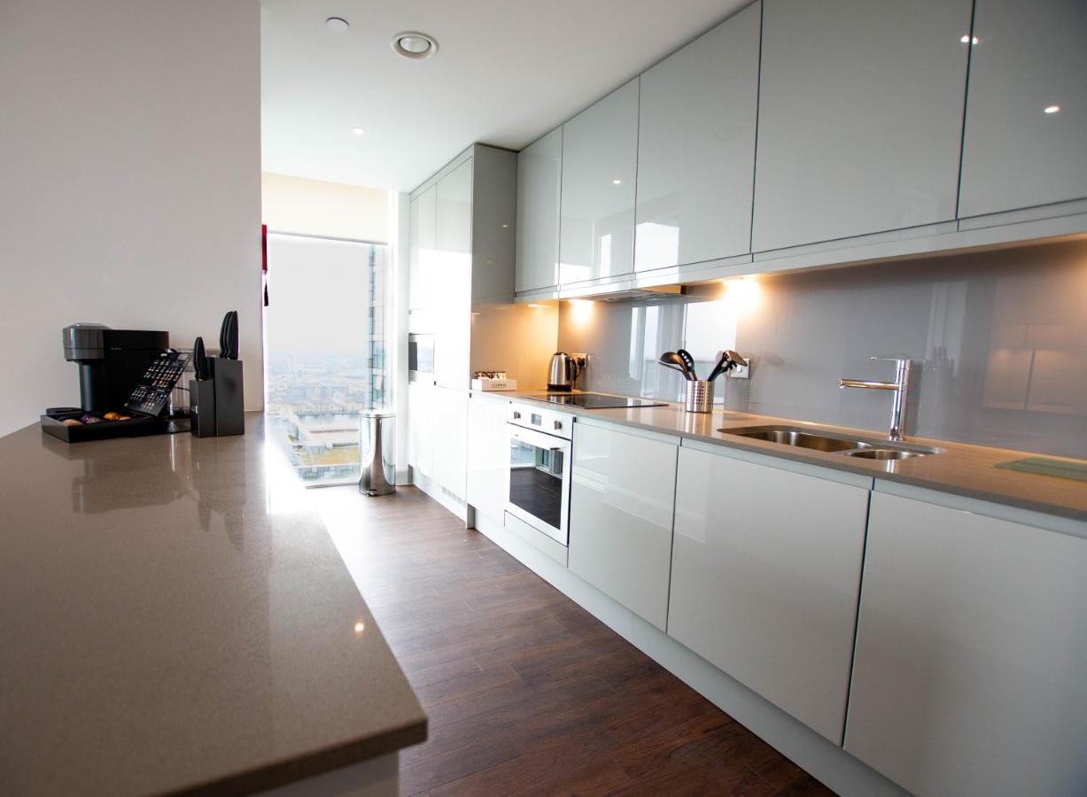 Charles Hope Canary Wharf South Quay Лондон Экстерьер фото