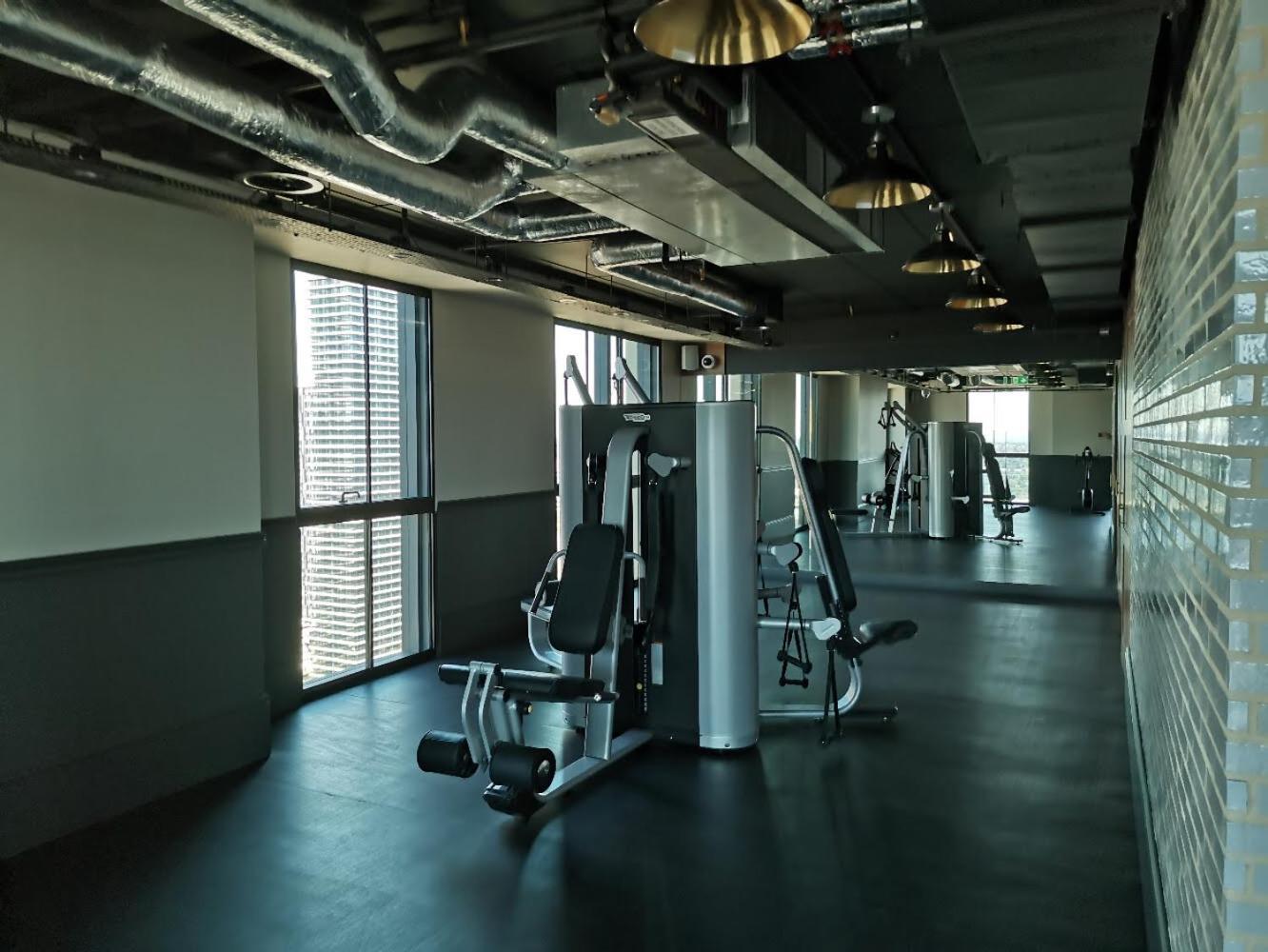 Charles Hope Canary Wharf South Quay Лондон Экстерьер фото
